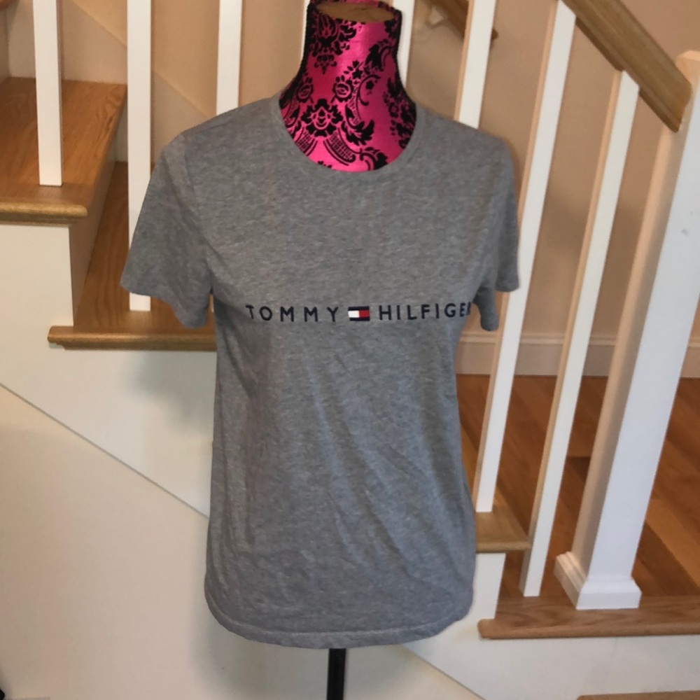 Tommy Hilfiger t shirt size medium